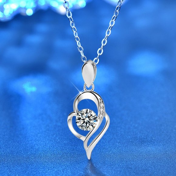 Certified 1/2 ct. t.w. Moissanite Diamond Heart Pendant Necklace NEW - Picture 1 of 13